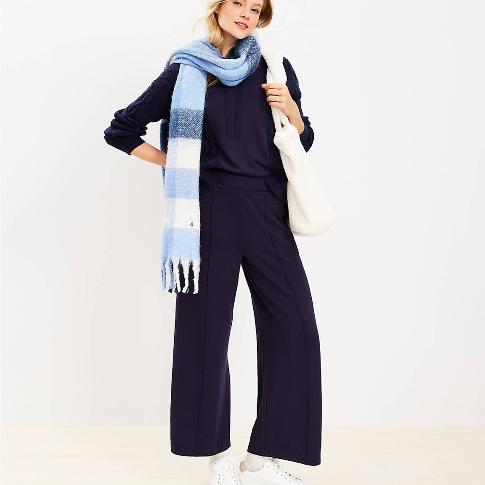 Lou & Grey Pintucked Signaturesoft Wide Leg Pants ya